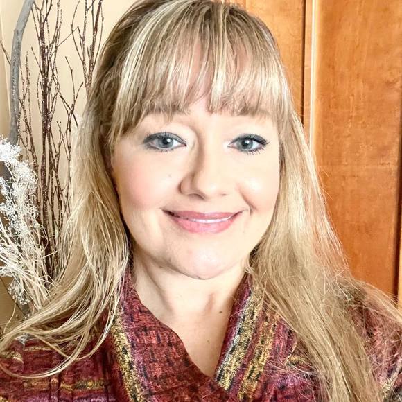 Meet your Posher, Ramona - Picture 1 of 1